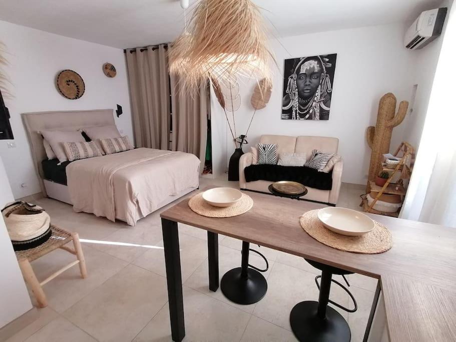 Superbe Studio Ethnique Apartamento Hyères Exterior foto